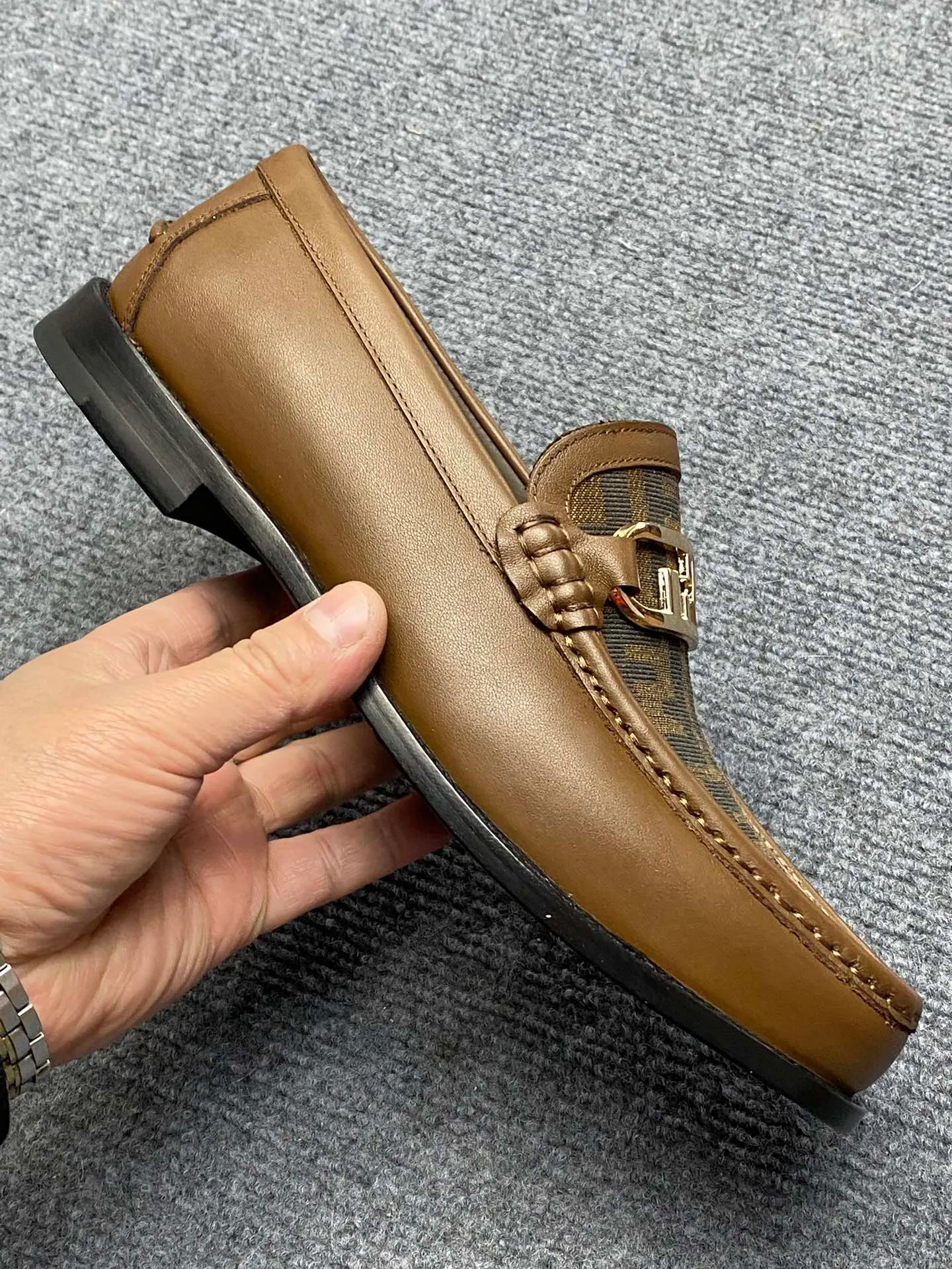 Men's Men's Shoes Men's Men's Shoes 💰900FENDI Fendi Men's Breathable and Comfortable Leather Shoes. Original development. The leather outsole is made of leather. Counters copy one to one. Imported counter cowhide. Imported water dyes cattle. 38 to 44. (45.46. can be ordered. 47.